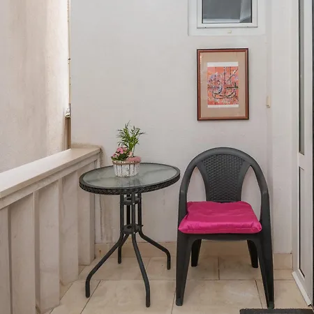 Apartment By The Sea - 21425