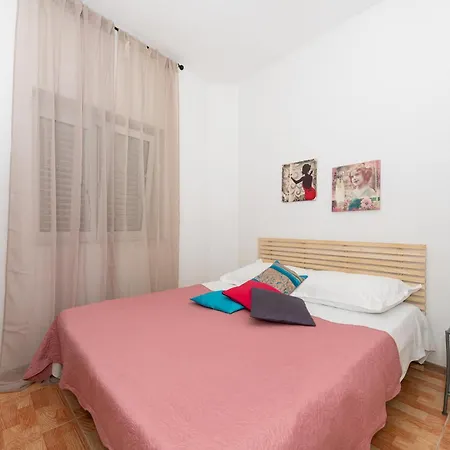 By The Sea - 21425 Makarska